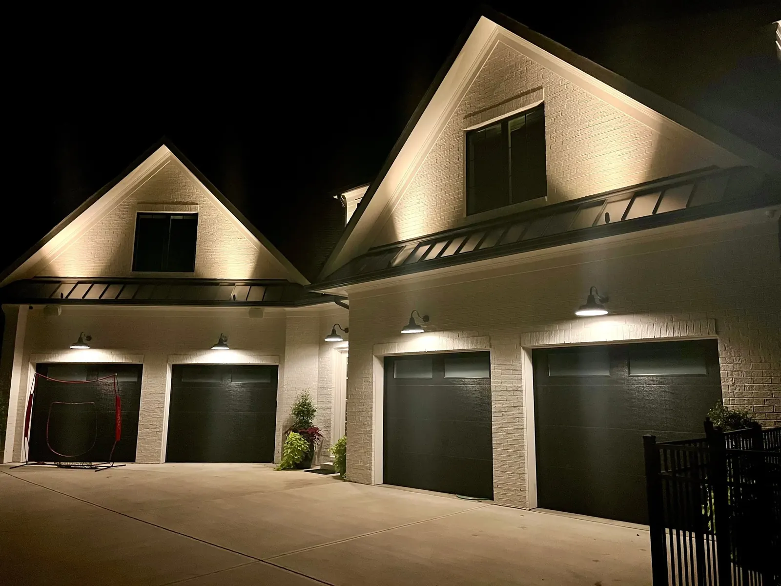 Landscape Lighting project by Edge Effect Landscapes, photo 4